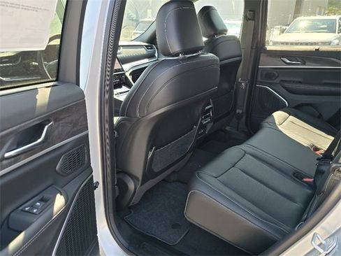 New 2025 Jeep Grand Cherokee Limited w/ Luxury Tech Group II image 5