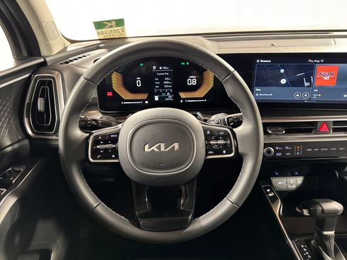 Certified 2025 Kia Sorento EX w/ Panoramic Sunroof Package AWD/4WD image 22
