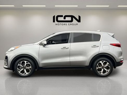 Used 2021 Kia Sportage LX image 3