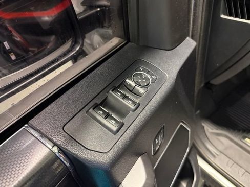 Used 2017 Ford F150 Lariat w/ Equipment Group 502A Luxury AWD/4WD image 10