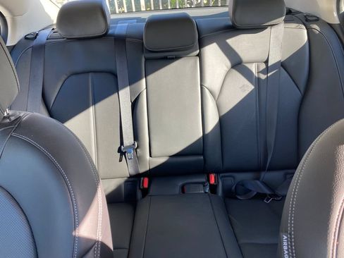 Certified 2025 Genesis G70 2.5T RWD image 36
