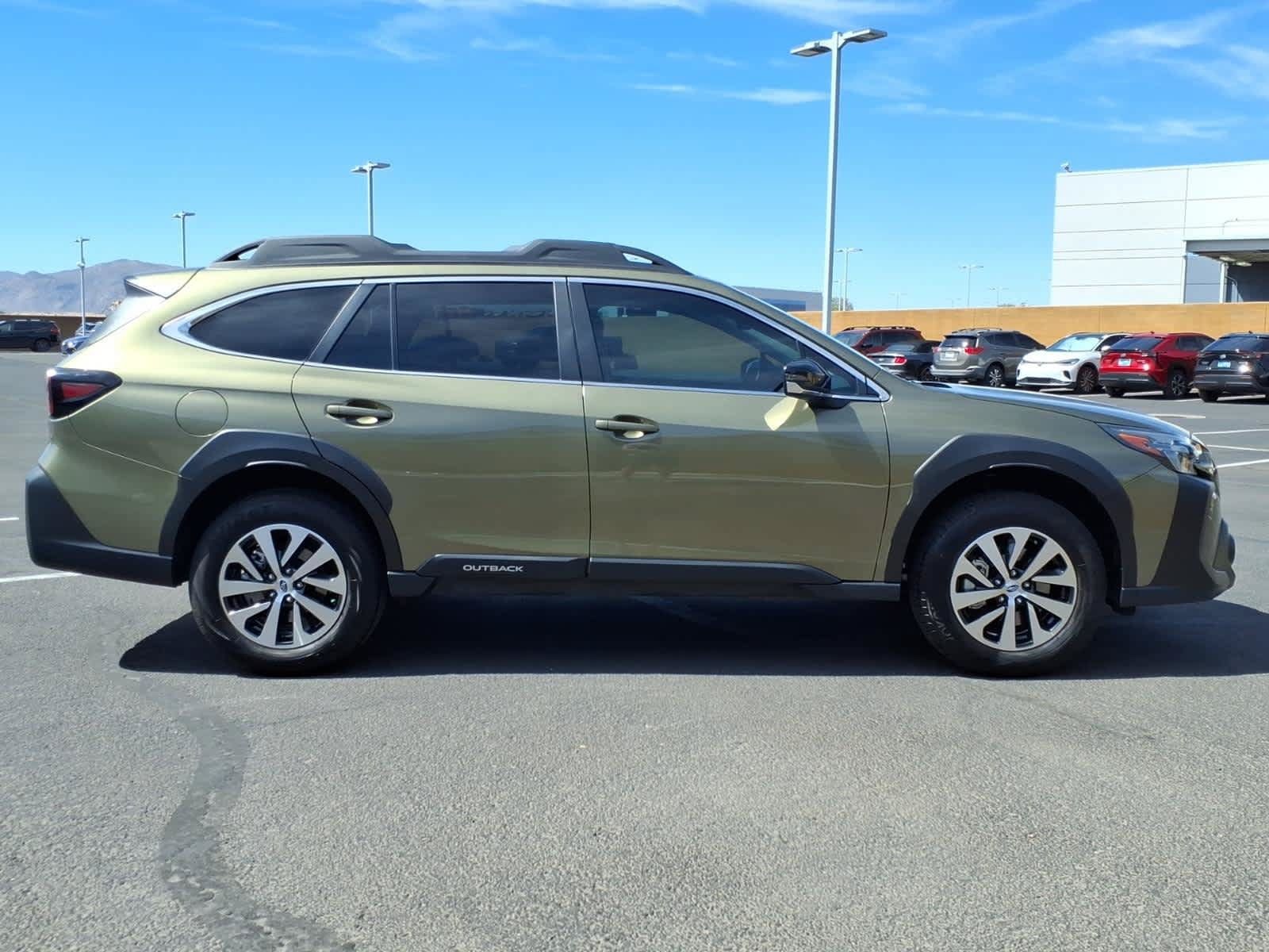 Used 2025 Subaru Outback Premium w/ Popular Package #1A AWD/4WD image 8