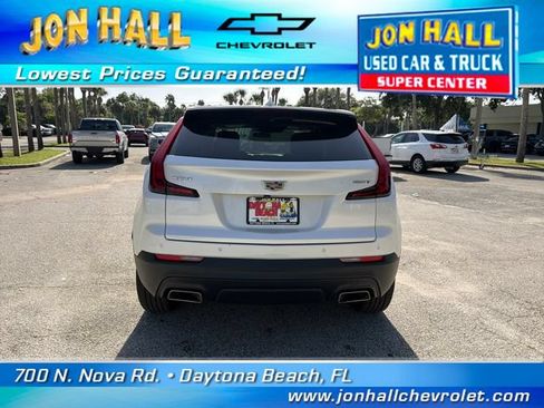 Used 2022 Cadillac XT4 Luxury w/ Driver Awareness Package FWD image 7
