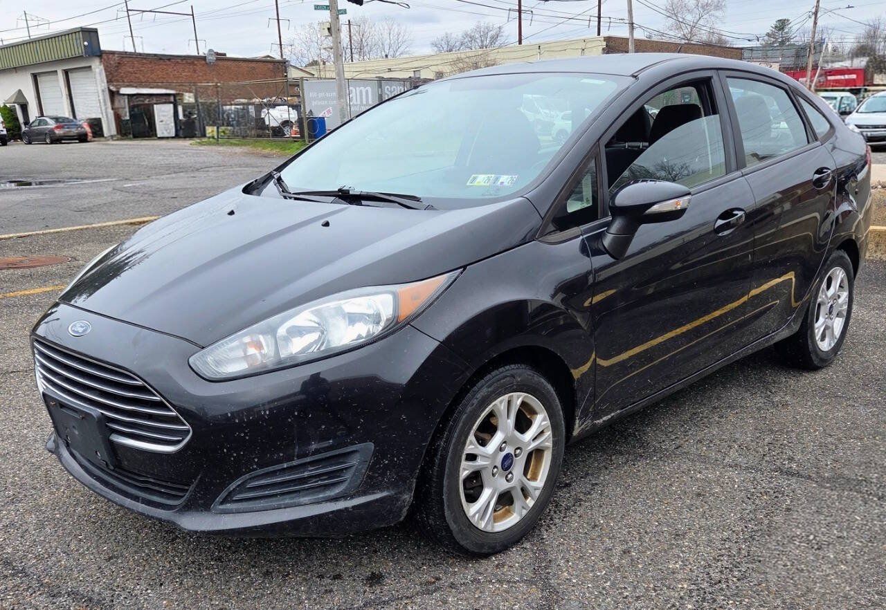 Used 2015 Ford Fiesta SE FWD image 3