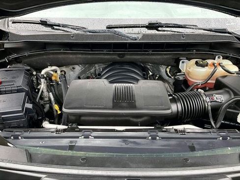 Used 2021 Chevrolet Suburban Premier w/ Premium Package RWD image 34