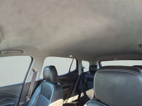 Used 2022 GMC Terrain SLT w/ LPO, Floor Liner Package image 10