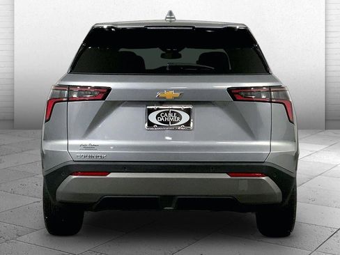 Used 2026 Chevrolet Equinox LT FWD image 3