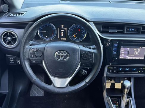 Certified 2018 Toyota Corolla SE FWD image 12