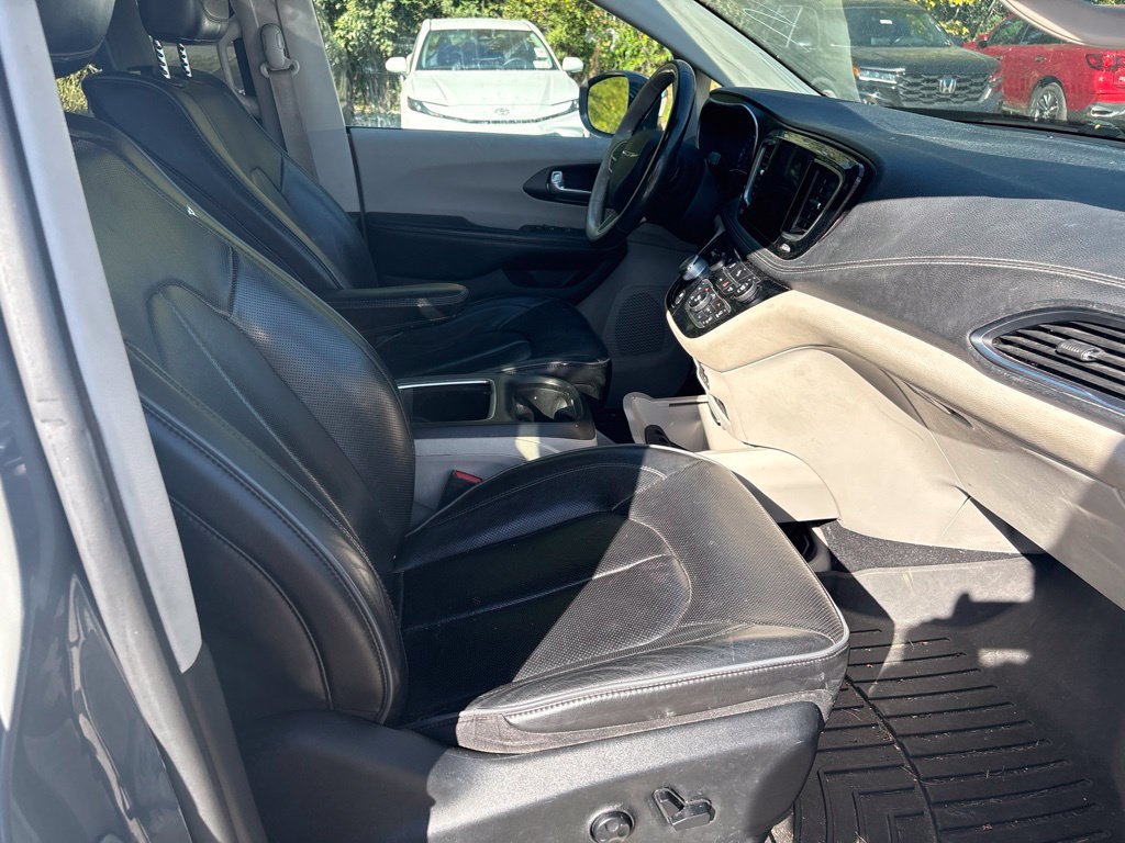 Used 2020 Chrysler Pacifica Limited FWD image 6