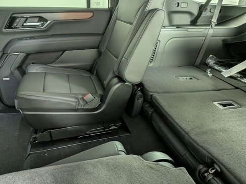 New 2026 GMC Yukon XL Denali w/ LPO, Floor Liner Package image 31
