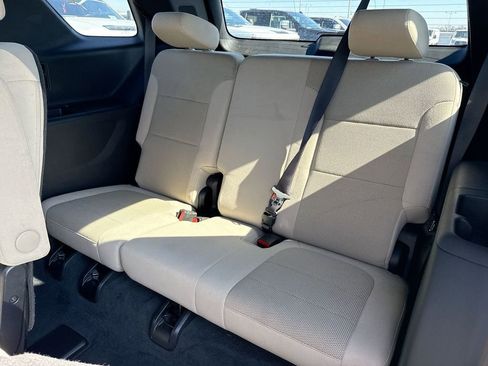 Used 2022 Chevrolet Traverse LT image 24