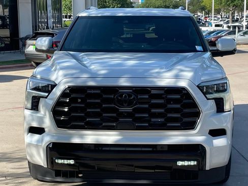 Used 2025 Toyota Sequoia Platinum AWD/4WD image 7