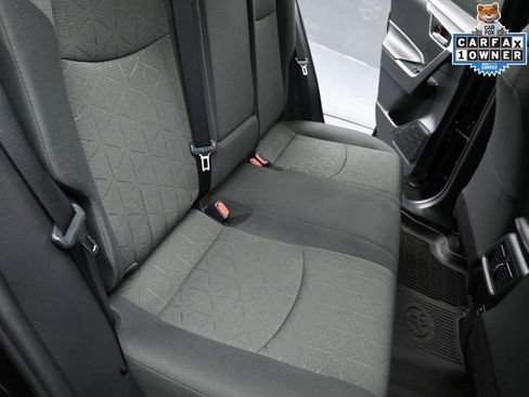 Used 2021 Toyota RAV4 XLE w/ Convenience Package image 25