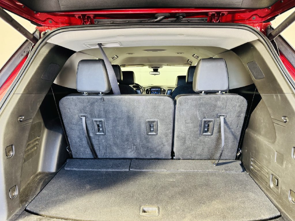 Used 2021 Chevrolet Traverse RS FWD image 30