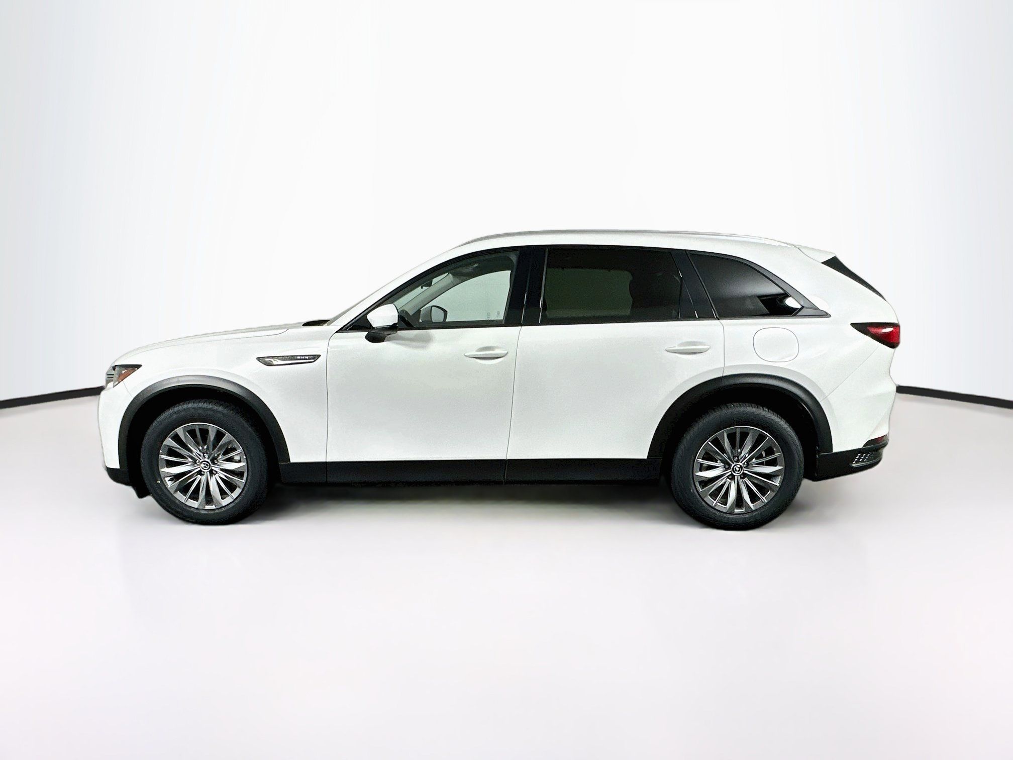 Used 2024 MAZDA CX-90 Plug-In Hybrid w/ Preferred AWD/4WD image 4