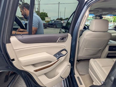 Used 2019 GMC Yukon Denali w/ Open Road Package AWD/4WD image 36
