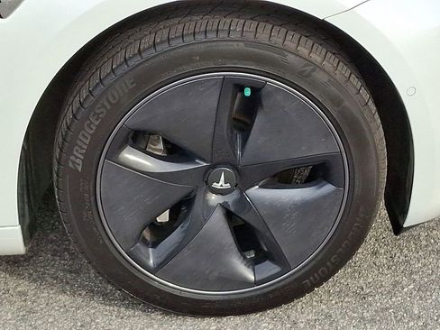 Used 2019 Tesla Model 3 Mid Range image 8