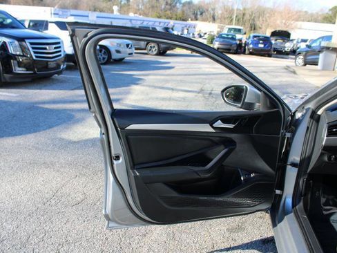 Used 2019 Volkswagen Jetta SE FWD image 20