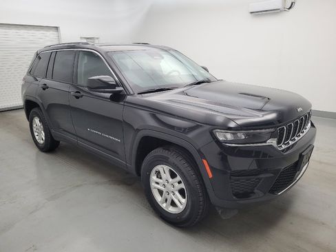 Used 2023 Jeep Grand Cherokee Laredo w/ Luxury Tech Group I AWD/4WD image 11