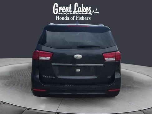 Used 2017 Kia Sedona FWD image 4