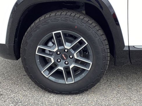 New 2026 GMC Terrain AT4 w/ LPO, Floor Liner Package AWD/4WD image 17
