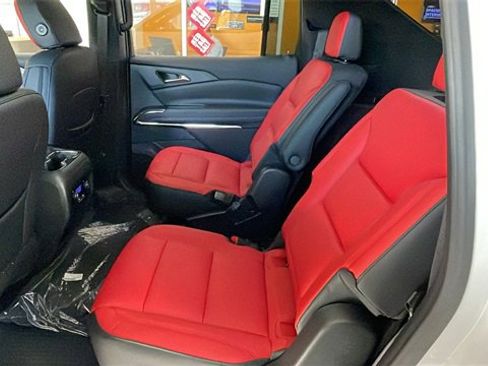 New 2026 Chevrolet Traverse LT w/ LPO, Floor Liner Package image 9