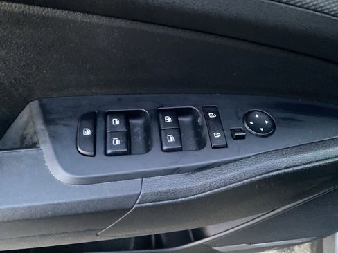 Used 2023 Kia Sportage LX image 11