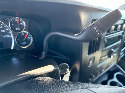 Used 2023 Chevrolet Express 3500 LS image 18