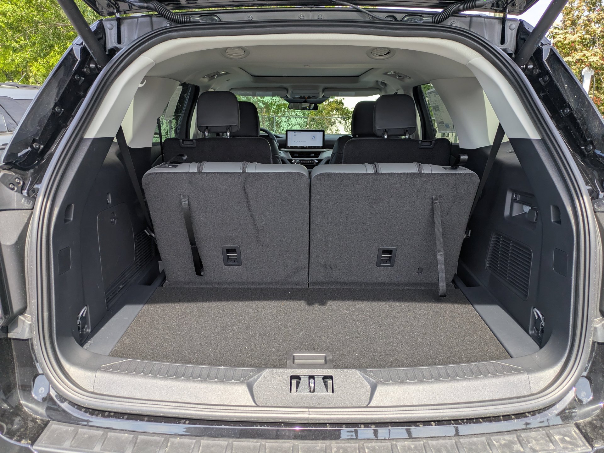 New 2026 Ford Explorer Active w/ Active Comfort Package AWD/4WD image 14