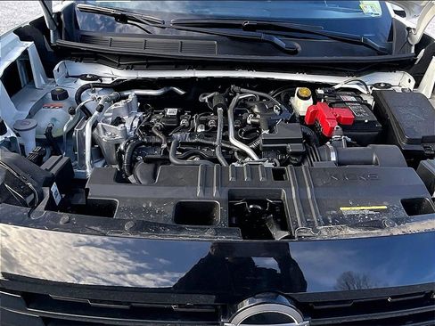 Used 2025 Nissan Kicks SR image 28