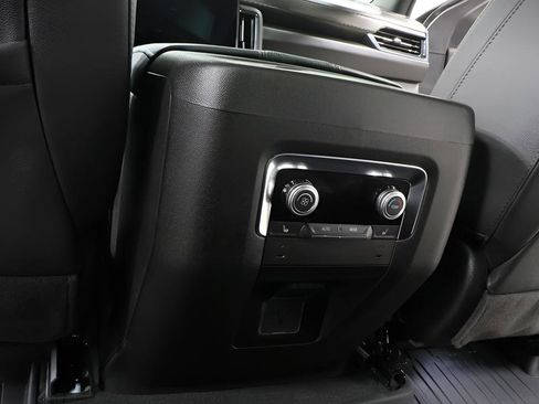 Used 2025 GMC Yukon AT4 AWD/4WD image 27