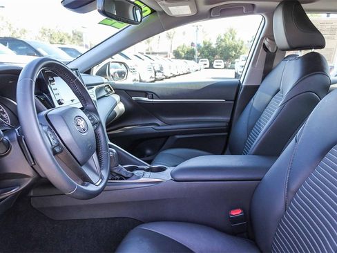 Used 2022 Toyota Camry SE image 21