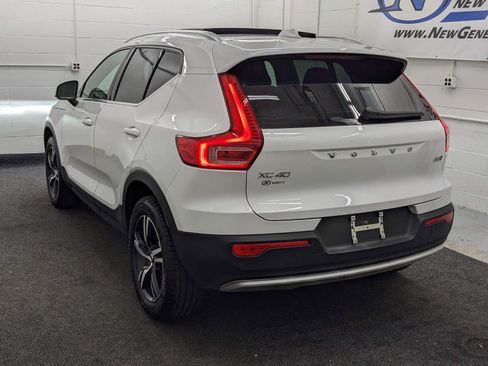 Used 2024 Volvo XC40 B5 Core image 17