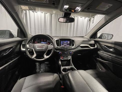 Used 2024 GMC Terrain SLE w/ Driver Convenience Package image 26