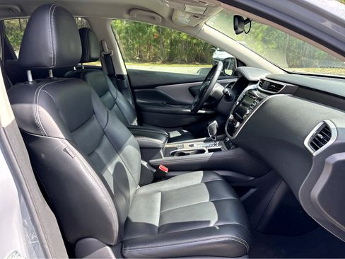 Used 2022 Nissan Murano SV w/ SV Midnight Edition Package image 10