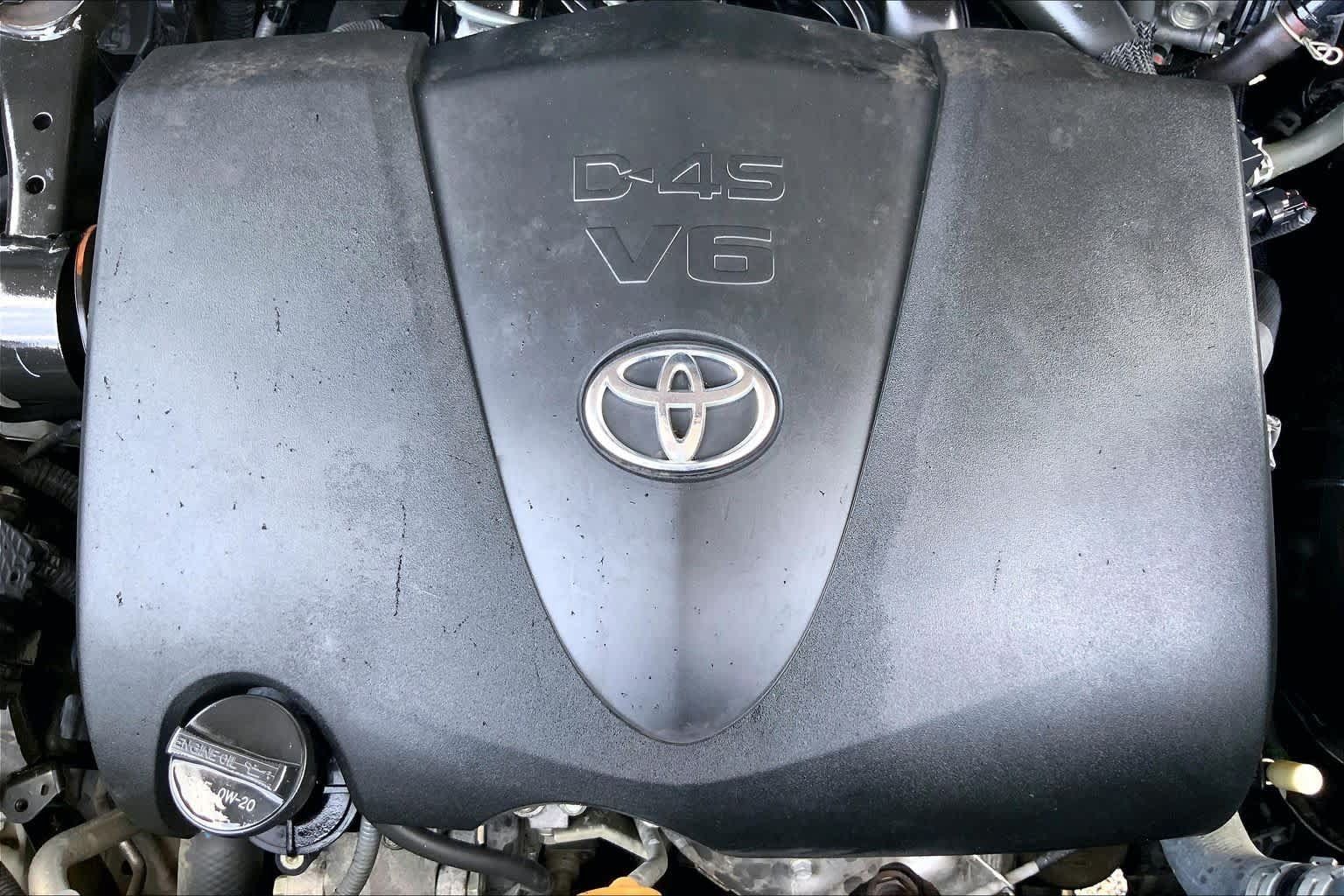 Used 2019 Toyota Highlander XLE AWD/4WD image 32