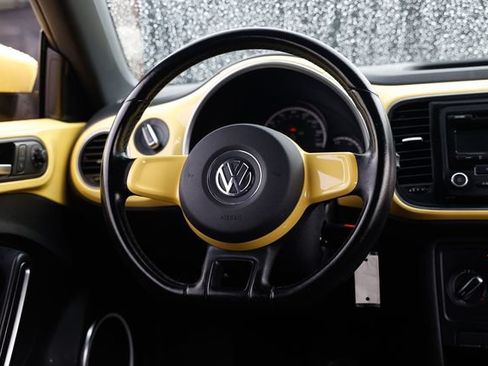 Used 2013 Volkswagen Beetle 2.5 FWD image 28