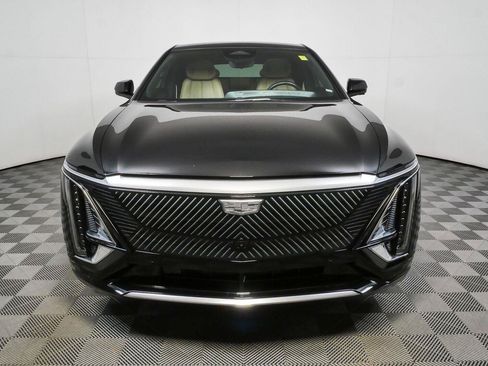 Used 2024 Cadillac Lyriq Luxury w/ Nappa Leather Package AWD/4WD image 32