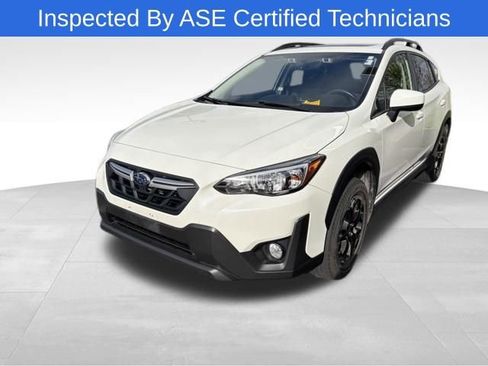 Used 2022 Subaru Crosstrek 2.0i Premium w/ Moonroof Package AWD/4WD image 2