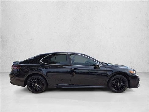 Used 2024 Toyota Camry SE FWD image 4