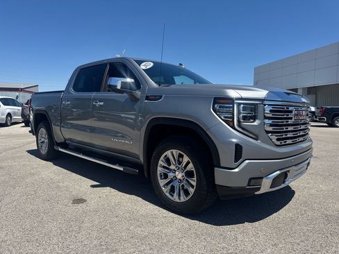 Used 2023 GMC Sierra 1500 Denali w/ Technology Package AWD/4WD image 8
