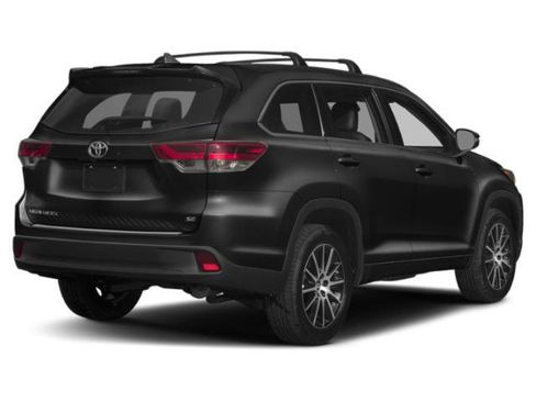 Used 2019 Toyota Highlander SE AWD/4WD image 2