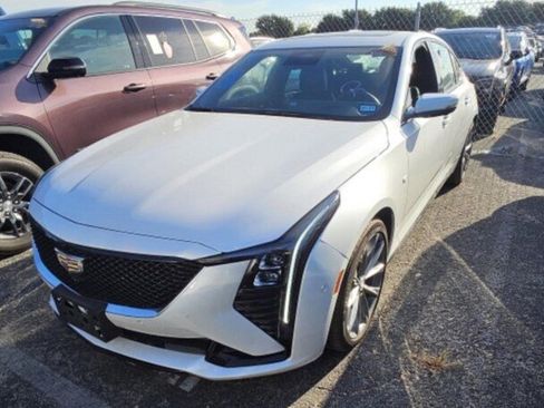 Used 2025 Cadillac CT5 Sport image 4