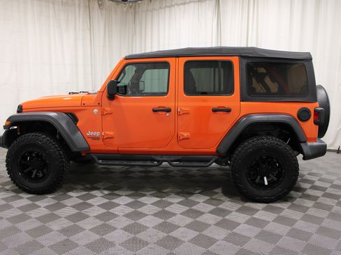 Used 2018 Jeep Wrangler Unlimited Sport AWD/4WD image 27