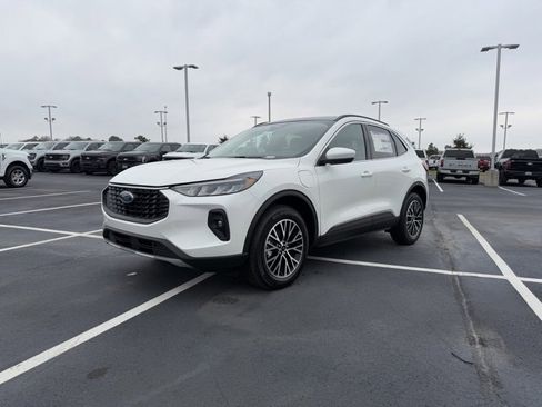 New 2025 Ford Escape SE image 3