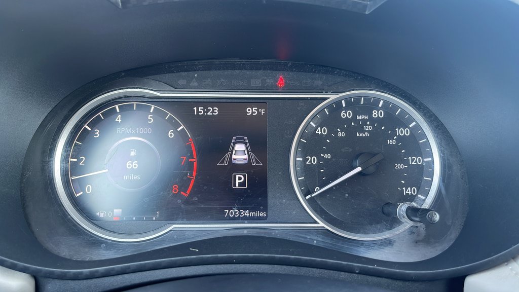 Used 2020 Nissan Versa SV FWD image 12