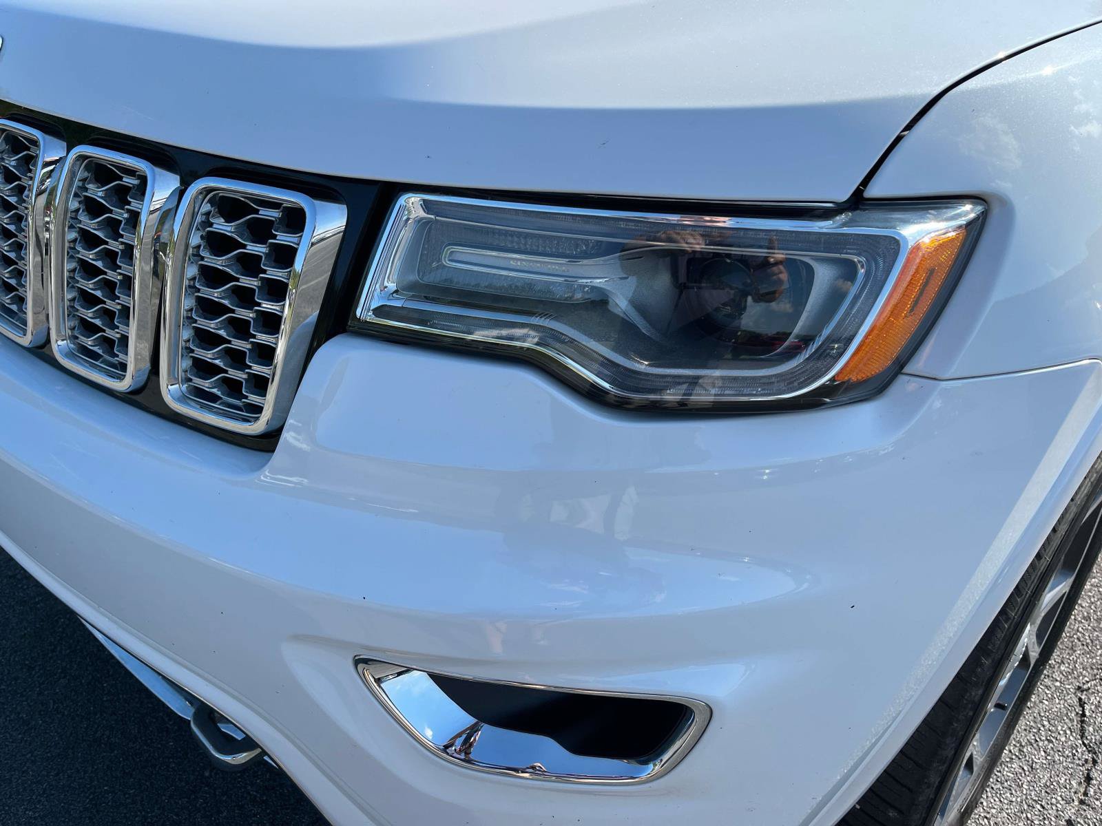 Used 2020 Jeep Grand Cherokee Overland AWD/4WD image 9