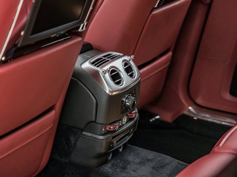 Used 2014 Rolls-Royce Ghost image 49