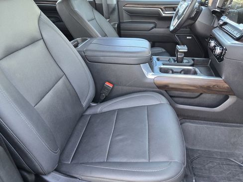 Used 2023 GMC Sierra 1500 SLT AWD/4WD image 12