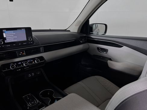 Used 2023 Honda Pilot LX image 21